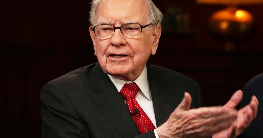Buffett buys back record $5.1 billion in Berkshire stock as coronavirus hits operating earnings – CNBC